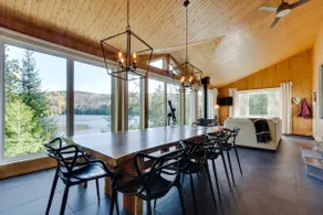 Quiet lakeside retreat, hot tub - Image 2