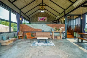 EJ House - Image 5