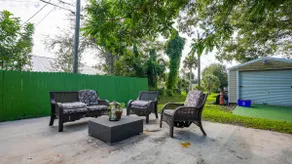 NEW Vero’s most relaxing stay W/ shady patio - Image 3