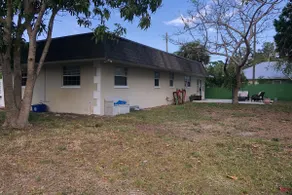 NEW Vero’s most relaxing stay W/ shady patio - Image 5