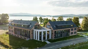 Luxury Penthouse with Terrace - Image 3