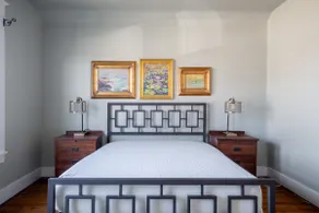 Robin's Egg, Private Downtown, Pet-Friendly Gem - Image 3