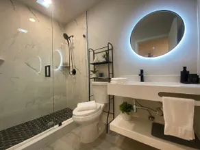 Luxury, Private Suite, King Bed. Near Beaches/PGA - Image 3