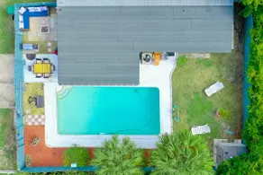 Ocean Themed Cottage With A Heated Pool - Image 2