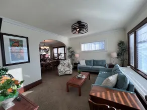 Holly Grand Duplex upper level - Image 2