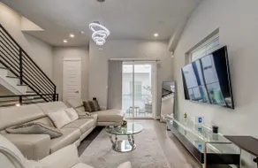 Luxurious Med Cntr/NRG Townhome - Image 2