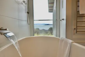 Eco Waterfront Seclusion - Carlton Bluff House - Image 2