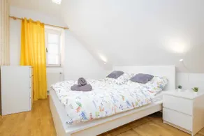 Central Apt for Groups - Image 3