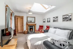 Dormie Cottage, lovely bright and spacious bungalow with wood fire - Image 4