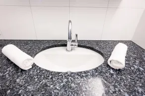 Apartment *roof terrace - 12 min to airport* - Image 3