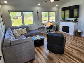 Grand Lake Cabin @ Duck Creek, Sleeps 6, w/Hot Tub - Image 2