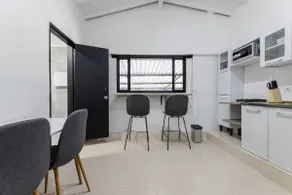 1 Min Walk to Lleras Park, Poblado Best Location - Image 2