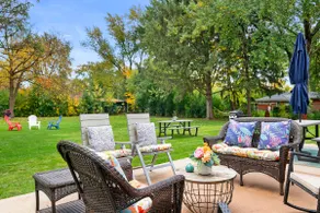 *King bed *Outdoor Living *Sought-After Area - Image 2
