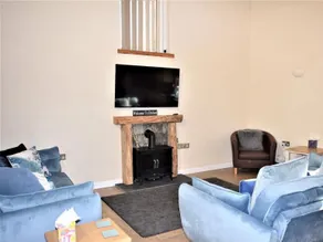 Beautiful Barn Conversion with Games Room - Image 3