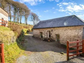 Beautiful Barn Conversion with Games Room - Image 2