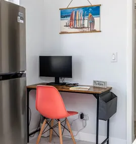 Gated Modern Bright Studio| W/D | 5 min to Beach - Image 2