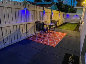 Gated Modern Bright Studio| W/D | 5 min to Beach - Image 5
