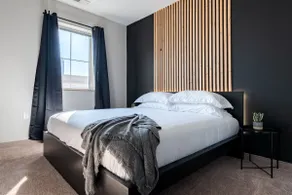 Luxury Downtown Apartment - Image 2