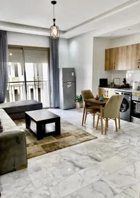 Cozy Apartment Near Airport - Image 2