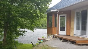 Grand Pic – Quiet Lakeside Chalet - Image 2