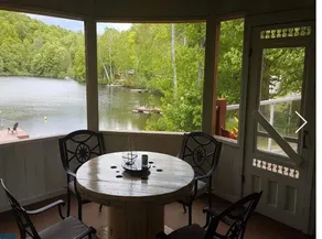 Grand Pic – Quiet Lakeside Chalet - Image 4