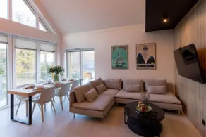 JSON Apartment with a balcony and mountain views - Image 2