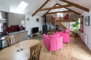 Stylish rural retreat with king-size comfort, close to Bude's stunning coastline - Image 4