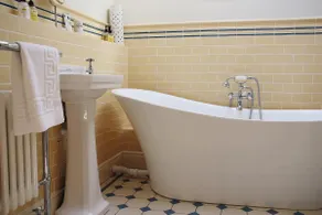 Spacious & Cosy Country Coach House - Image 4