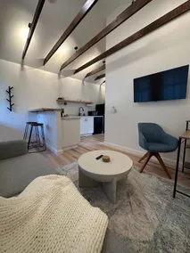 Cabin Oasis near Town - Image 2