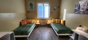 Sunshine House | 97sqm - Workstations - Balconies - Image 3