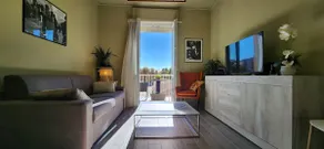Sunshine House | 97sqm - Workstations - Balconies - Image 2