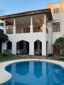 Private Indian Ocean Villa for 8 - Image 5