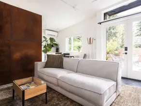 Near City, Walkable To Beach & Top Restaurants - Image 2