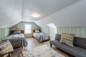 Ma's Cozy Cape: Your Tranquil Home Away from Home! - Image 5