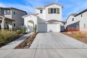 Warm and Pleasant Model Home in Elk Grove - Image 2