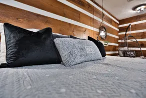 BEST Couples Cabin•VIEWS•Hot Tub•Winter Specials! - Image 4