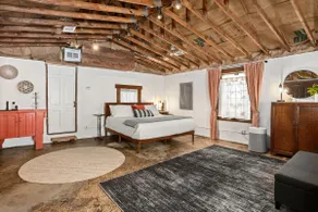 Cibolo Bungalow - Cute Roadside Boutique Cottage! - Image 5