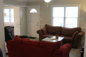 Cozy 2 BR Bungalow! - Image 2