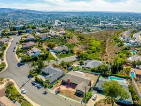 Family Hilltop Home w/ Views - Image 5