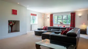 Superb 4BD Stay in Wyton and Houghton Village - Image 4