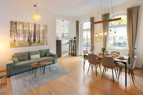Dreamy old building apartment in a historic ambiance - Image 2