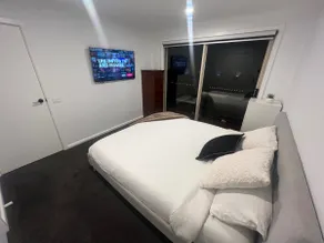 Deluxe 2 Bedroom Retreat with Spa - Image 5
