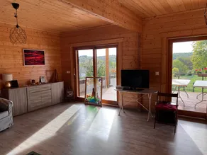 Riverfront cottage - Image 3