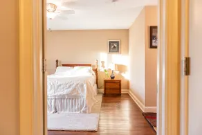 Spacious and Cozy Oasis Close to Fun - Image 5