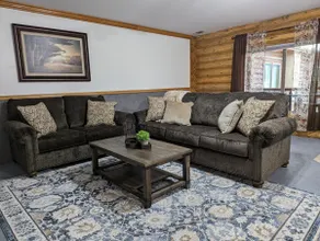 Hunters Lodge in Custer - Image 4