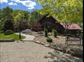 Sandstone Retreat - 20 Acre Private Estate - Image 2
