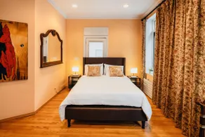 Hidden Midtown Gem - Perfect 5-Star Stay! - Image 4
