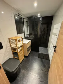 Premium renovated studio - Image 4