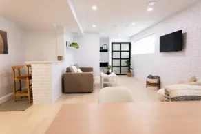 Modern 1 Bedroom Escape –10 Min to Downtown Ottawa - Image 3
