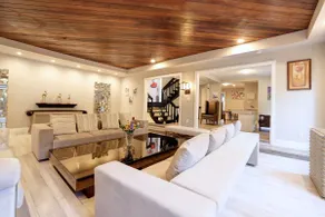Joyful Mansion with Charm Indoor - Image 4